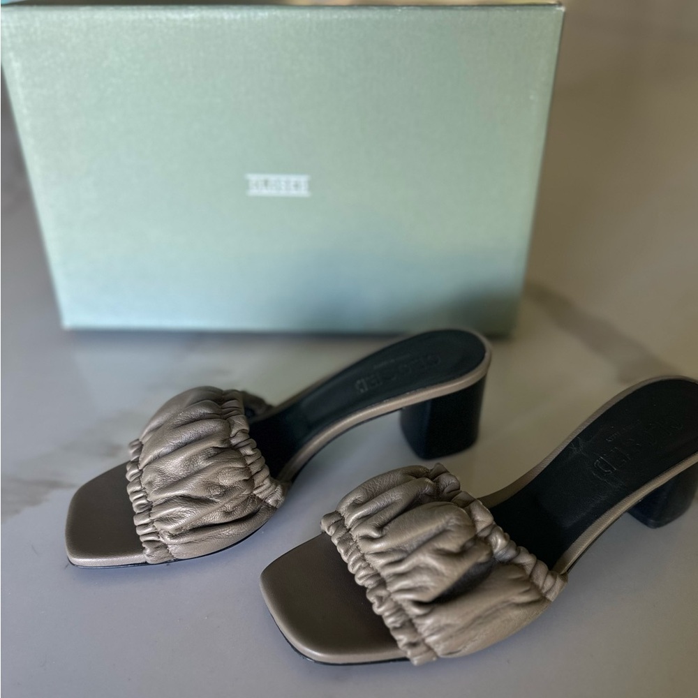 CLOSED Leather HeeledMules with Textured Strap, Size 36, olive green/brown